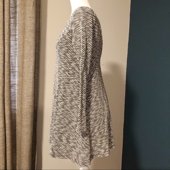 Sage black white chevron long top or tunic - Picture 3 of 11